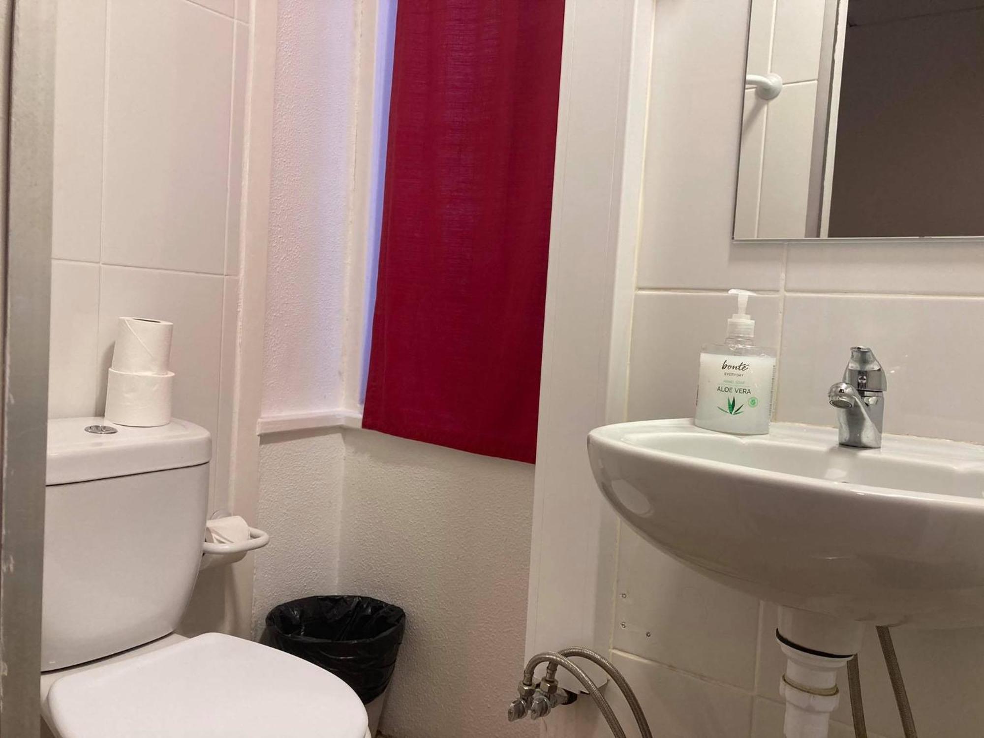 Peters Guesthouse Aveiro Oda fotoğraf